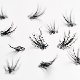 Lilly Lashes all-day hold topper demonstrating secure, long-lasting wear