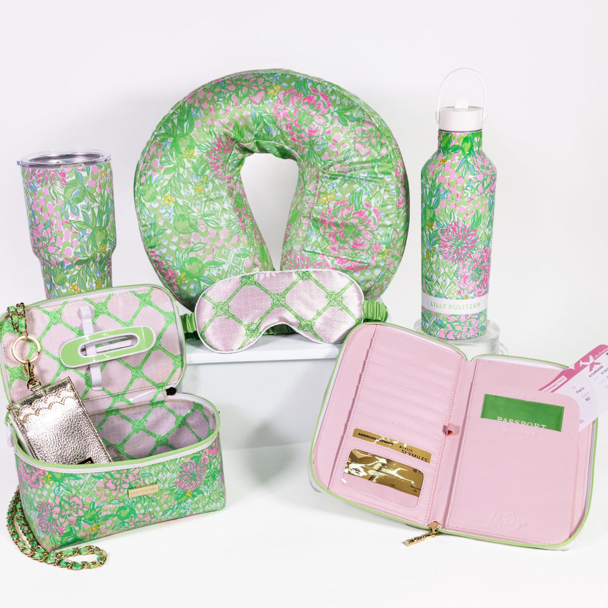 Lilly Pulitzer Lime Feeling Good cosmetic bag bamboo zipper pulls add whimsy.