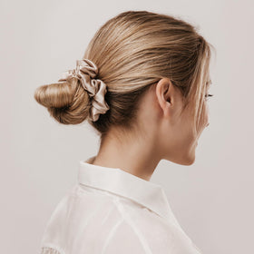 LilySilk stretchy band ensures secure fit across hair types