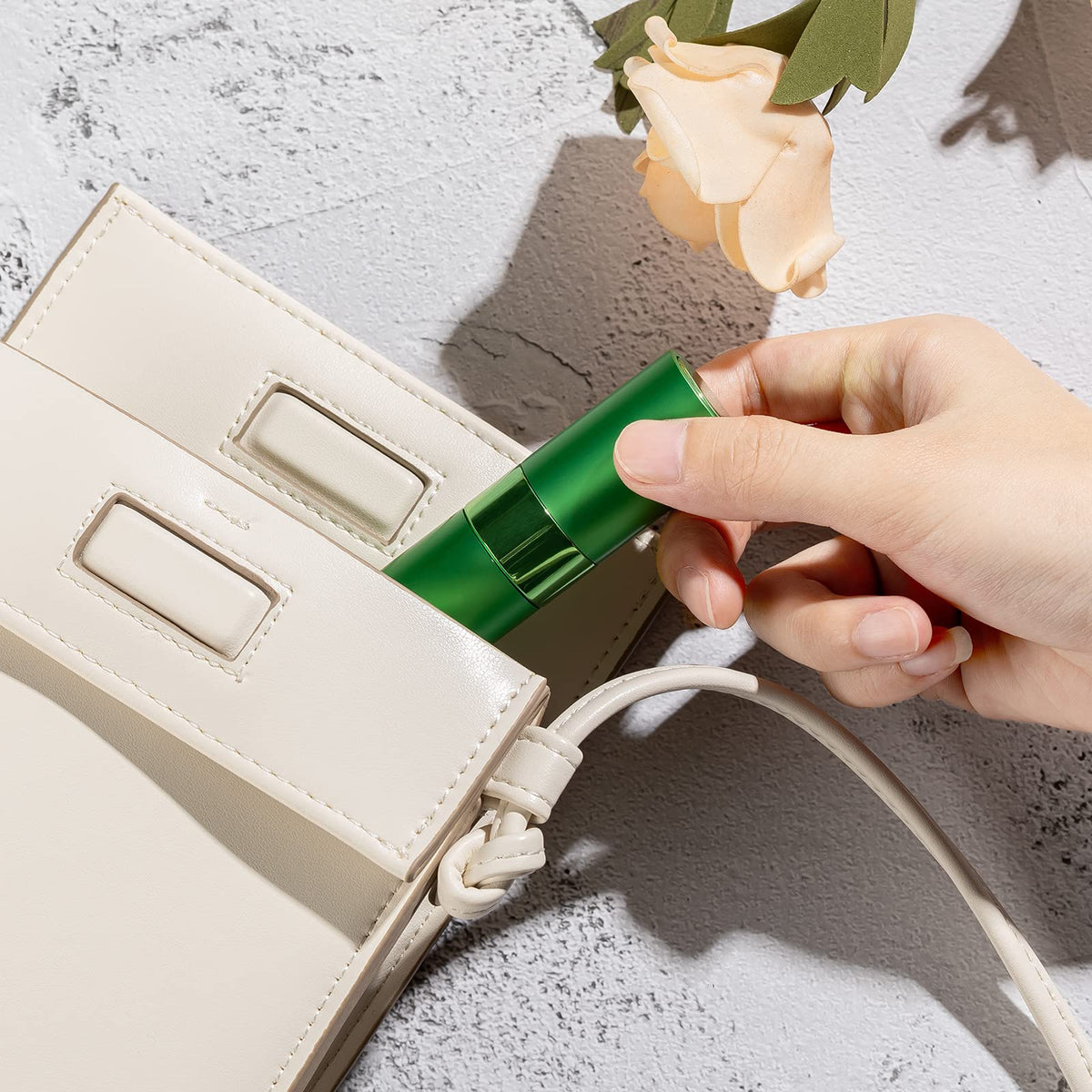 LISAPACK multi-use perfume dispenser suits both men and women.