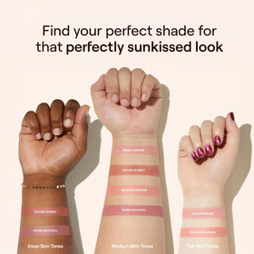 Live Tinted Huebeam Gradient Bronzer Sahara Sunset brush-on application facilitates seamless blending.