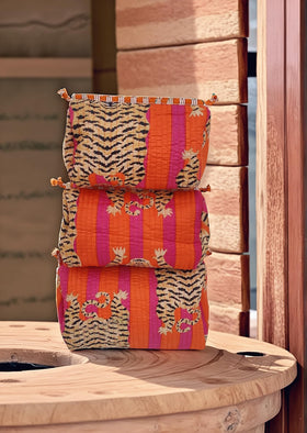 LKGSM RUGS tiger print quilted toiletry bag medium ideal for cosmetics and accessories.