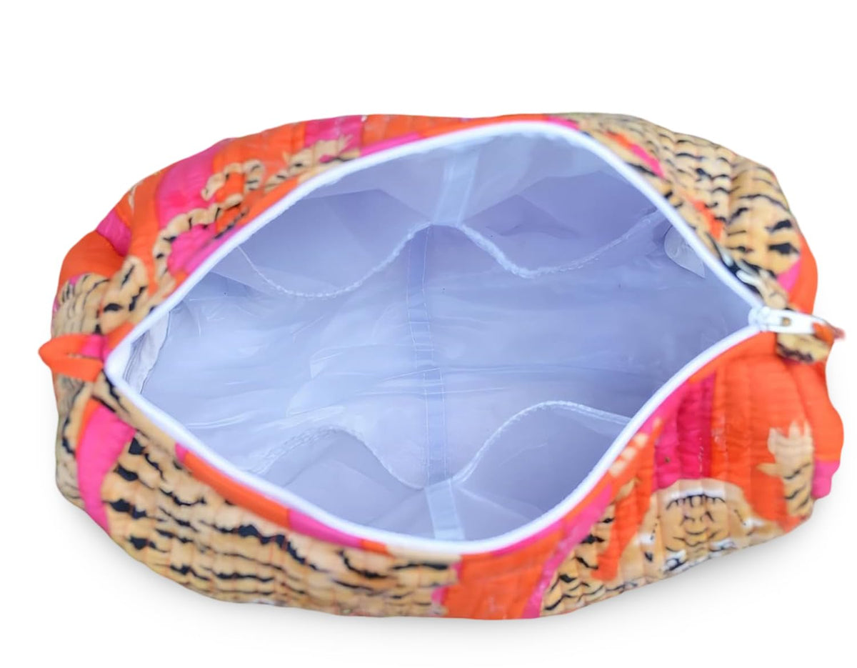 LKGSM RUGS tiger print travel cosmetics organizer set keeps essentials neatly arranged.