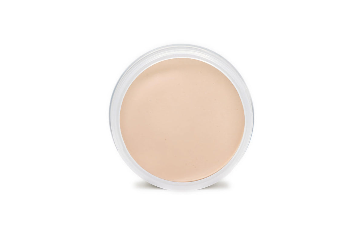 Lockhart's Premium Matte Clay hand application highlights easy styling and restyling throughout the day.