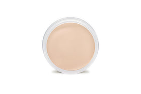 Lockhart's Premium Matte Clay hand application highlights easy styling and restyling throughout the day.