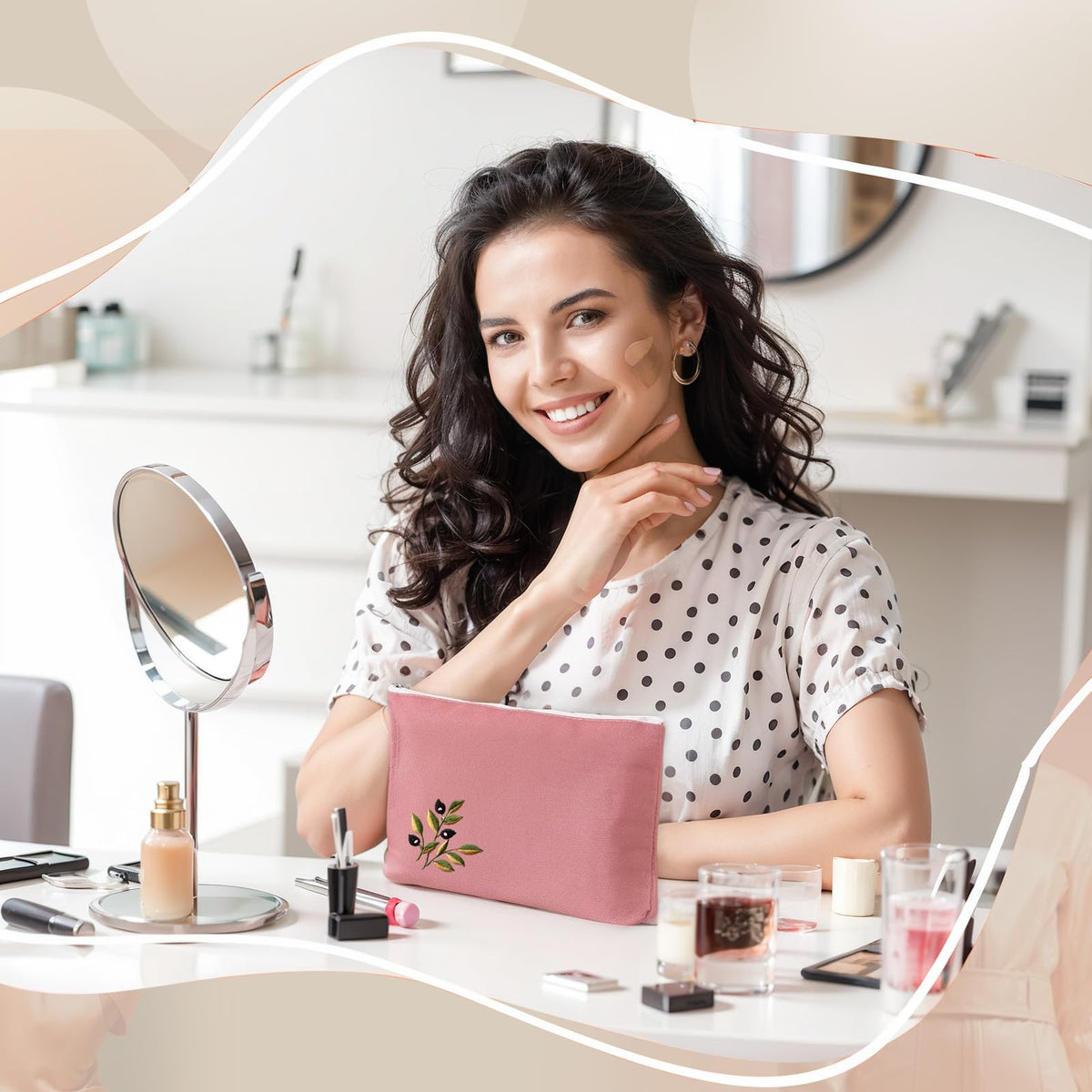 Locmeo portable makeup pouch fits lipsticks and small toiletries