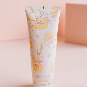 LOLLIA Breathe Shower Gel with shea butter ingredients for hydrated skin.