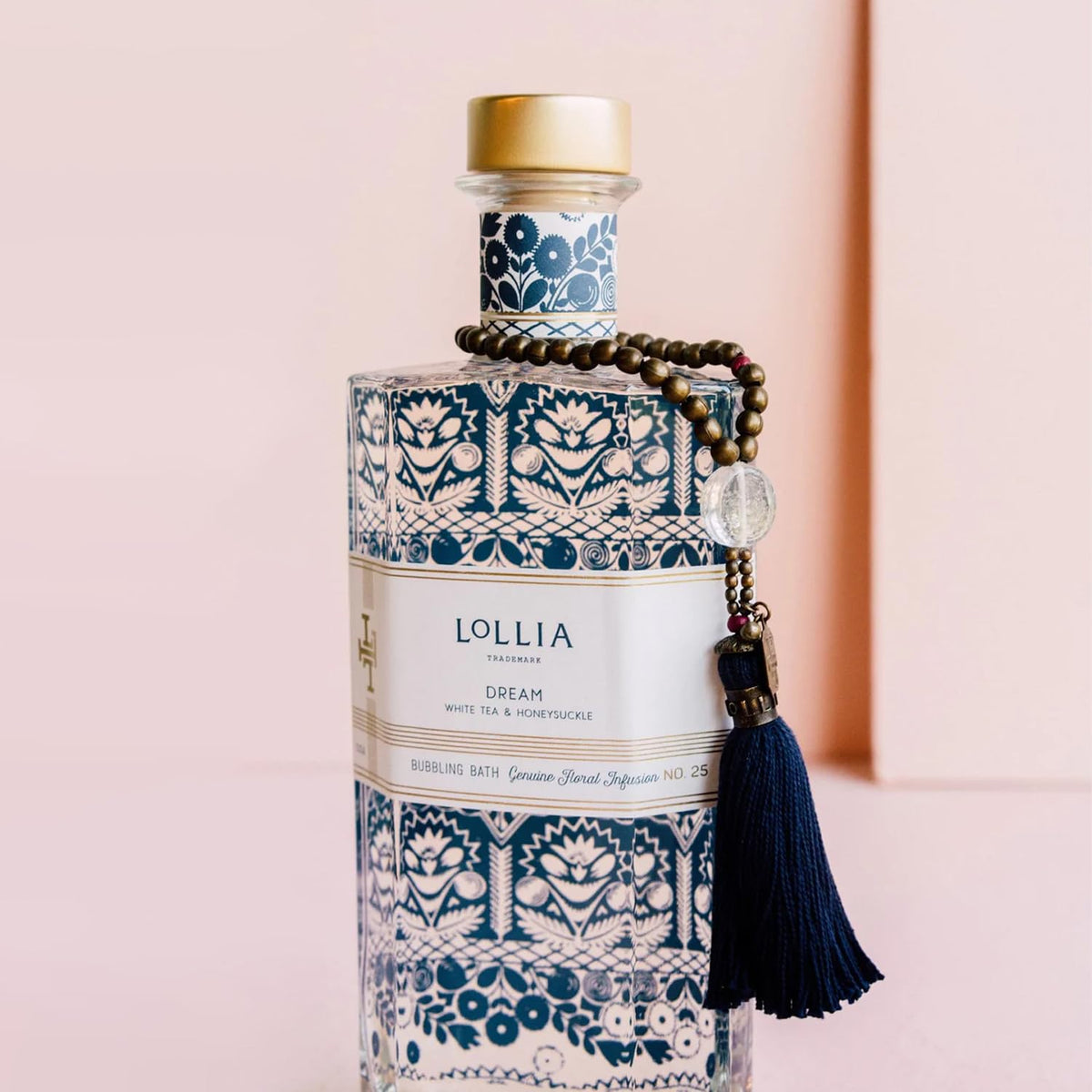 Dream Bubble Bath bubbles envelop the skin in a soft, hydrating foam.