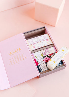 LOLLIA Breathe handcreme delivers quick absorption for daily use.