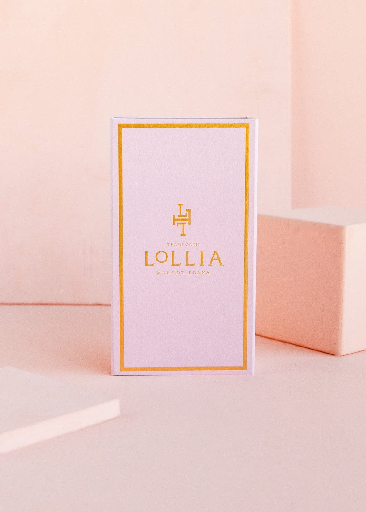 LOLLIA Dream handcreme with macadamia and shea moisture.