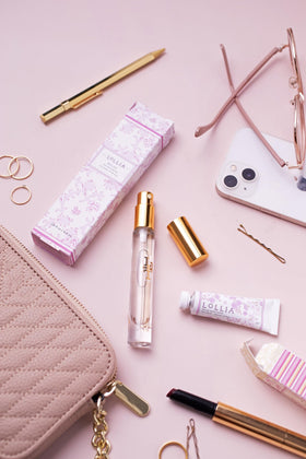 Fragrance notes of lavender and honey blossom enhance everyday rituals.