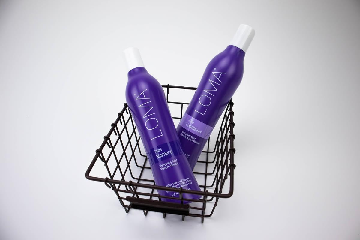 Loma Violet Conditioner pour demonstrates rich color deposition for brass neutralization