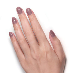 Nails wearing Dusty Pink gloss with long-lasting color from lakur