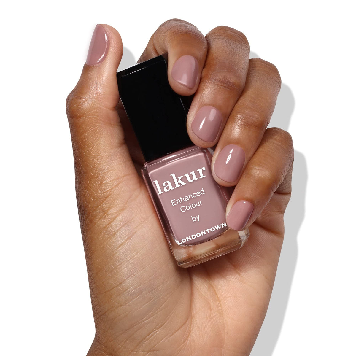 LONDONTOWN Lakur color swatch highlights rich pigment and glossy shine.
