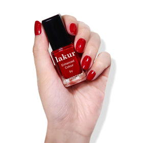 Wear-test shot highlights durable color with a glossy, salon-like shine