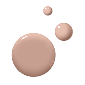 LONDONTOWN Lakur gloss finish on nails with subtle shine