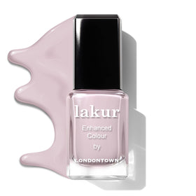 Gel-like shine under lighting adds a luminous finish to nails.