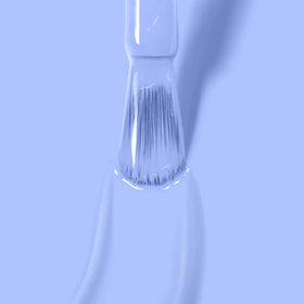 LONDONTOWN Lakur bottle with top coat suggests extended wear.