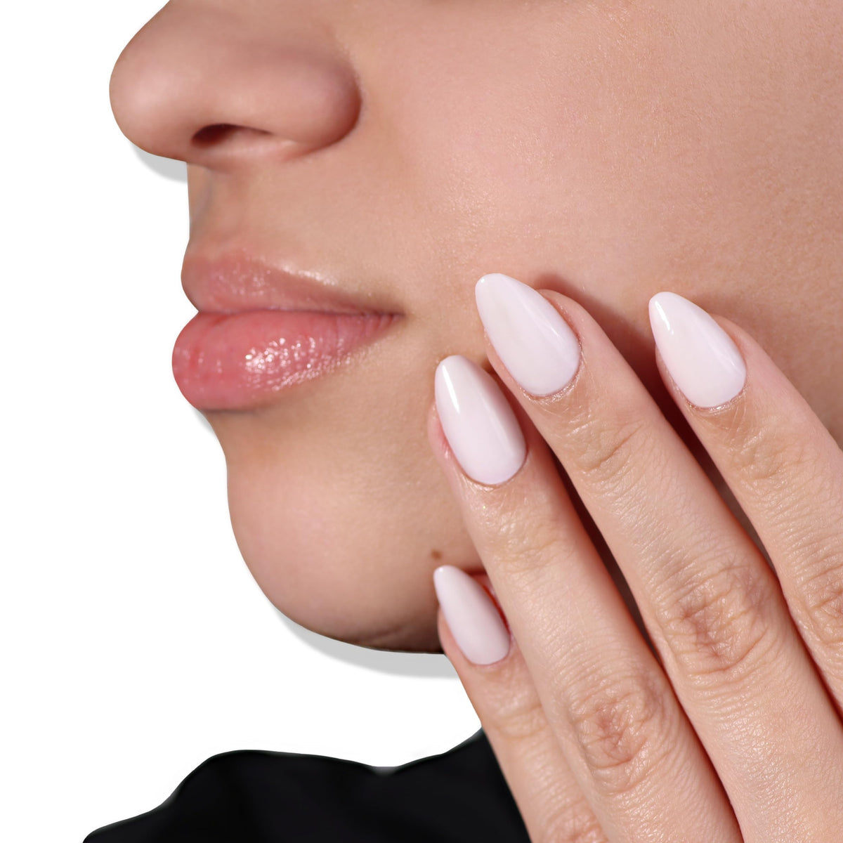 LONDONTOWN Lakur Florium botanicals support healthier-looking nails.