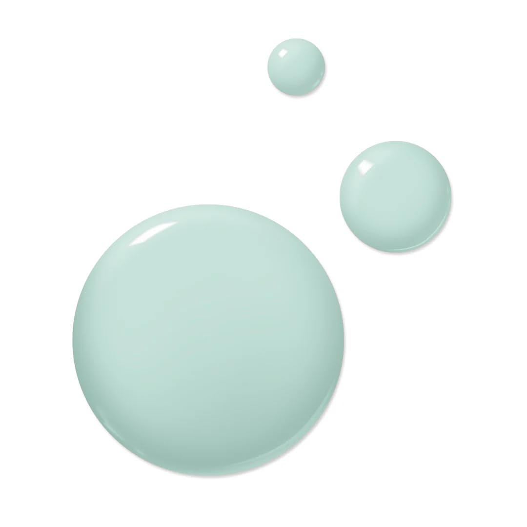 LONDONTOWN Lakur Mint Green formula resists chipping for busy days.