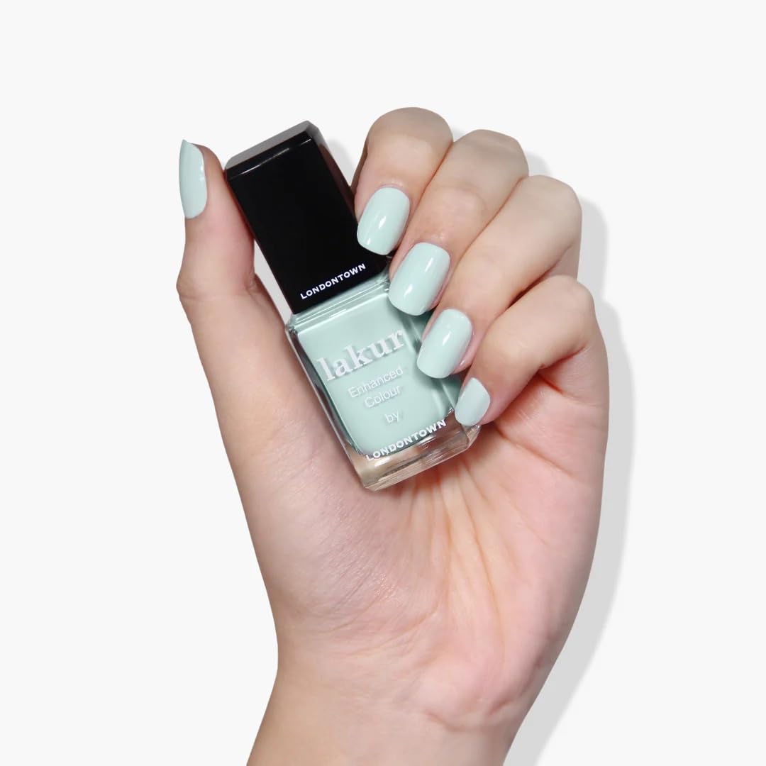 LONDONTOWN Lakur Mint Green polish supports a no-chip, hydrated nail look.