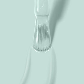LONDONTOWN Lakur Mint Green polish delivers a streak-free, smooth finish.