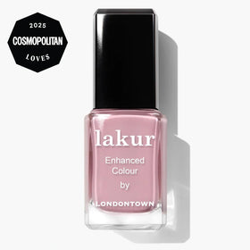 LONDONTOWN Lakur pink-plum swatch highlights vibrant, extended wear