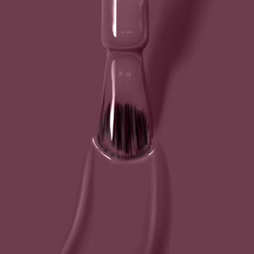 LONDONTOWN Lakur purple shade polish delivers bold, chip-resistant color.