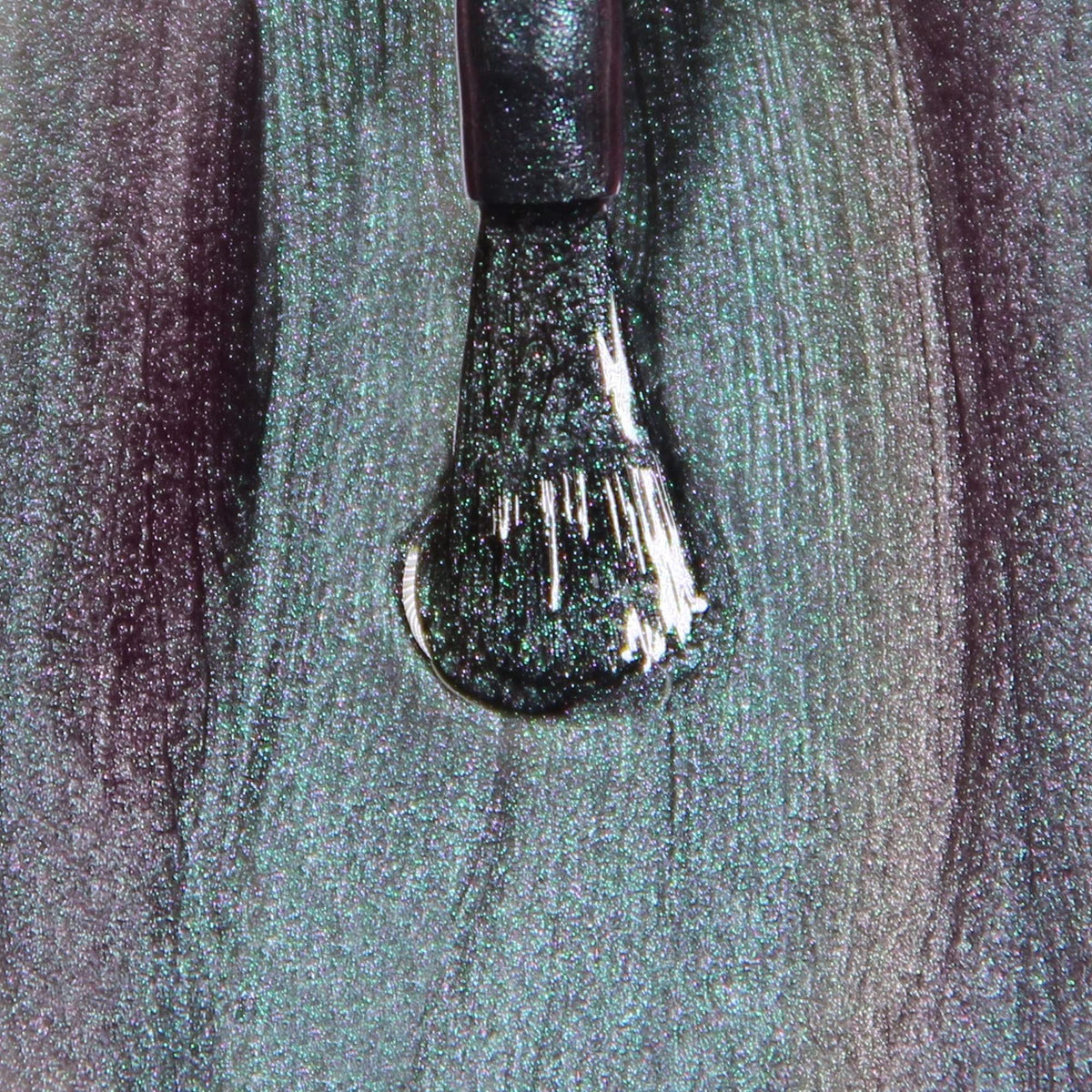 LONDONTOWN Lakur Skyline Reflect on nails showing durable color for daily wear