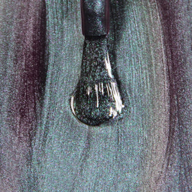 LONDONTOWN Lakur Skyline Reflect on nails showing durable color for daily wear