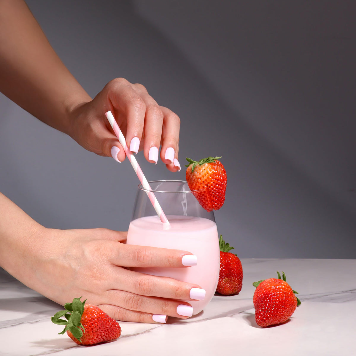 LONDONTOWN Lakur Strawberry Milk label closeup highlights 21+ free promise
