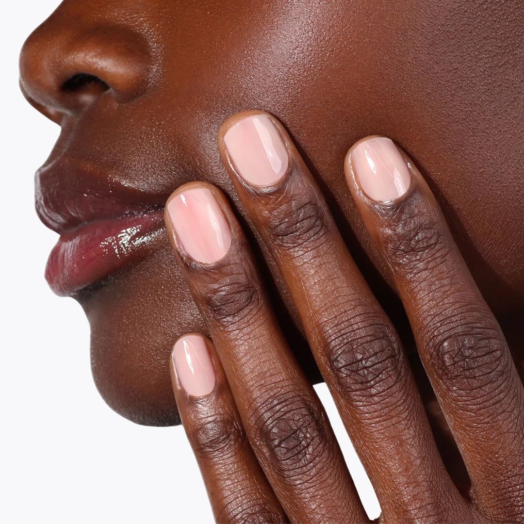 LONDONTOWN Lakur wear test on nails demonstrates durability