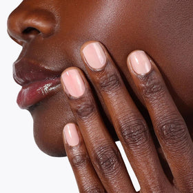 LONDONTOWN Lakur wear test on nails demonstrates durability