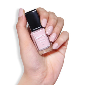 LONDONTOWN Lakur pro-contour brush enables smooth, streak-free application.