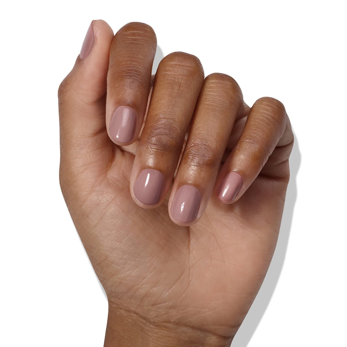 LONDONTOWN Lakur top coat application seals color and shine.