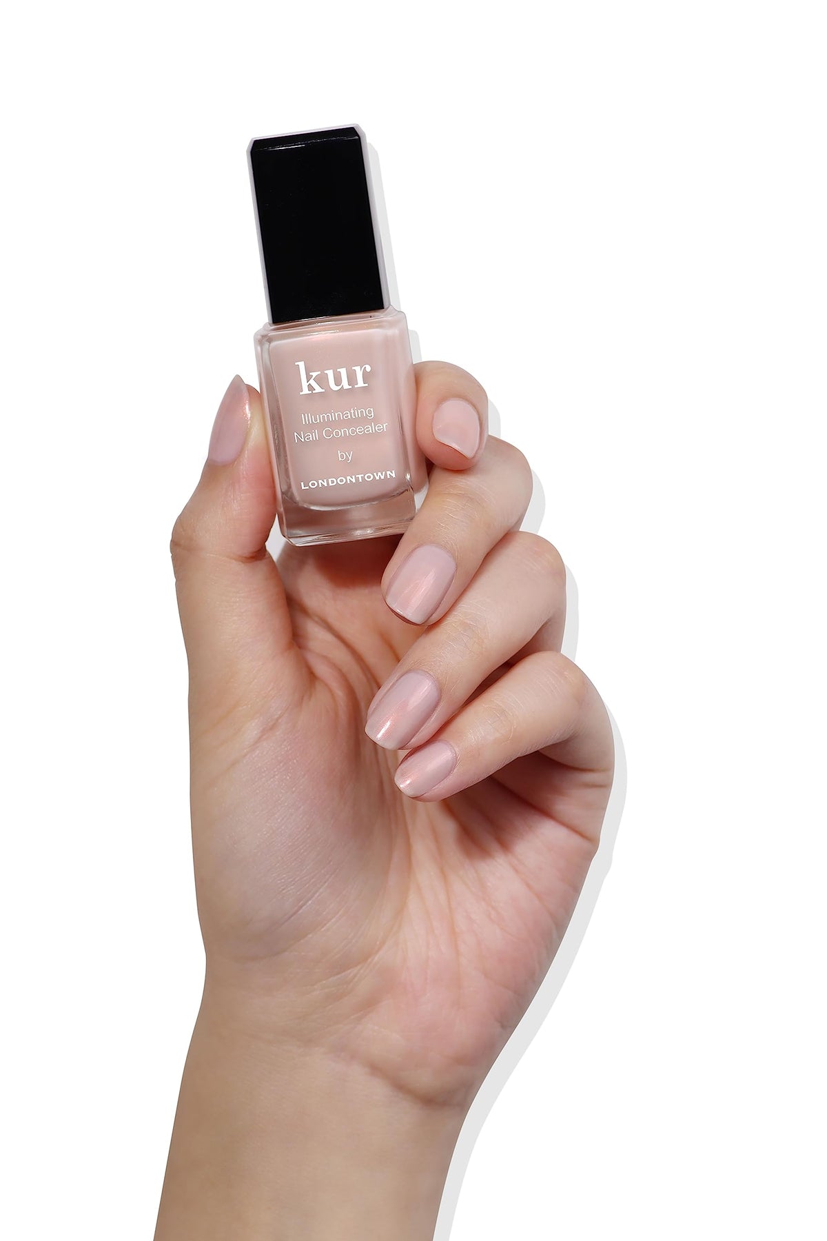 LONDONTOWN nails after application show glossy, chip-resistant shine