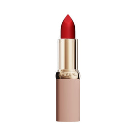 L'Oreal Paris Colour Riche Blurred Matte lip swatches show soft blur and rich color.