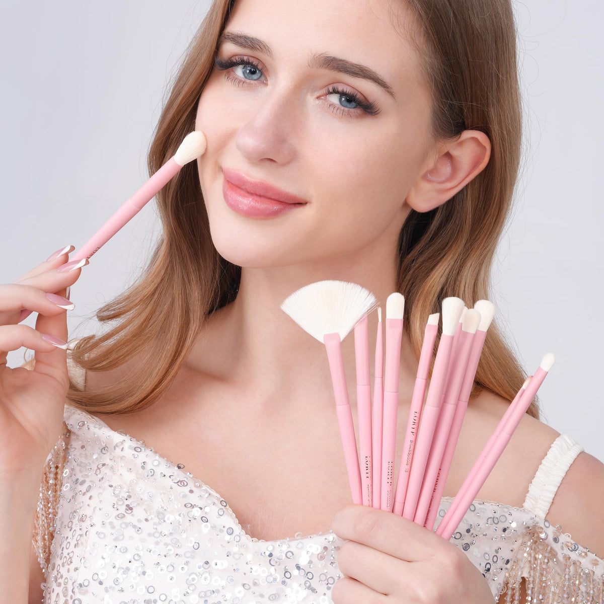 LORYP concealer brush with a precision tip for targeted coverage and seamless concealment.