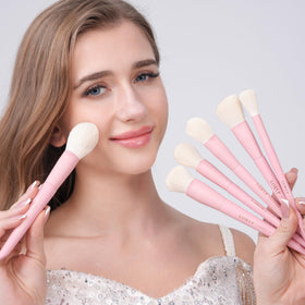 LORYP eye-shadow brush close-up ideal for precise blending and detailed crease work.