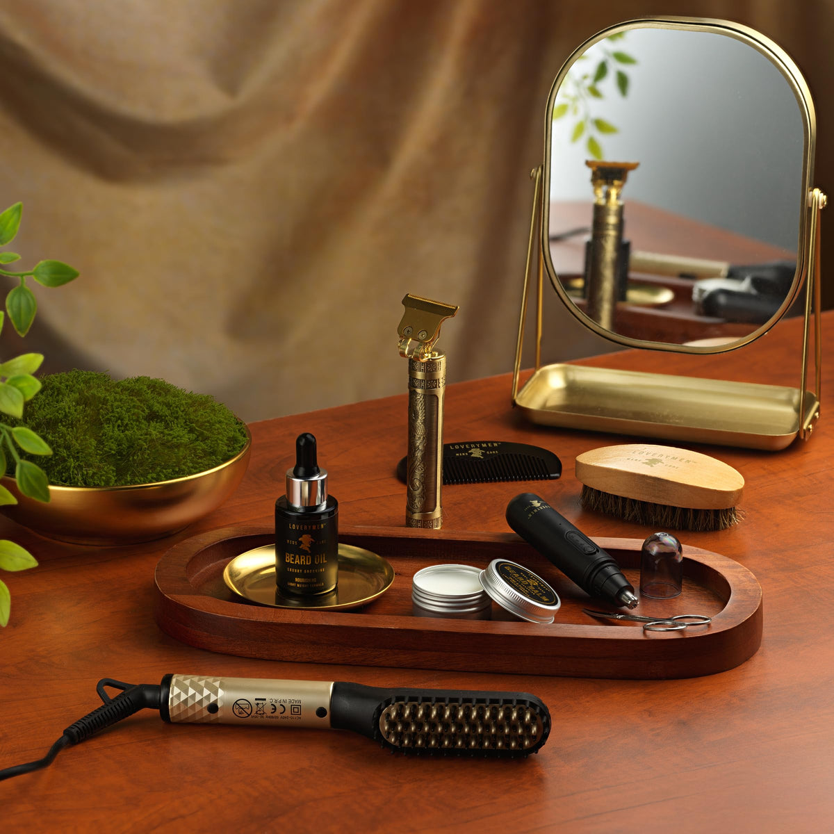 LOVERY beard oil nourishes beard and conditions the skin.