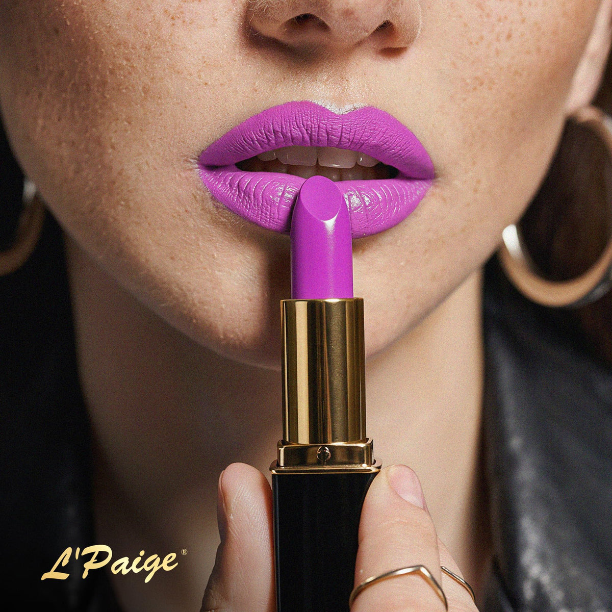 L'Paige L21 aloe infusion detail emphasizes moisture-rich formula.