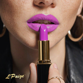 L'Paige L21 aloe infusion detail emphasizes moisture-rich formula.