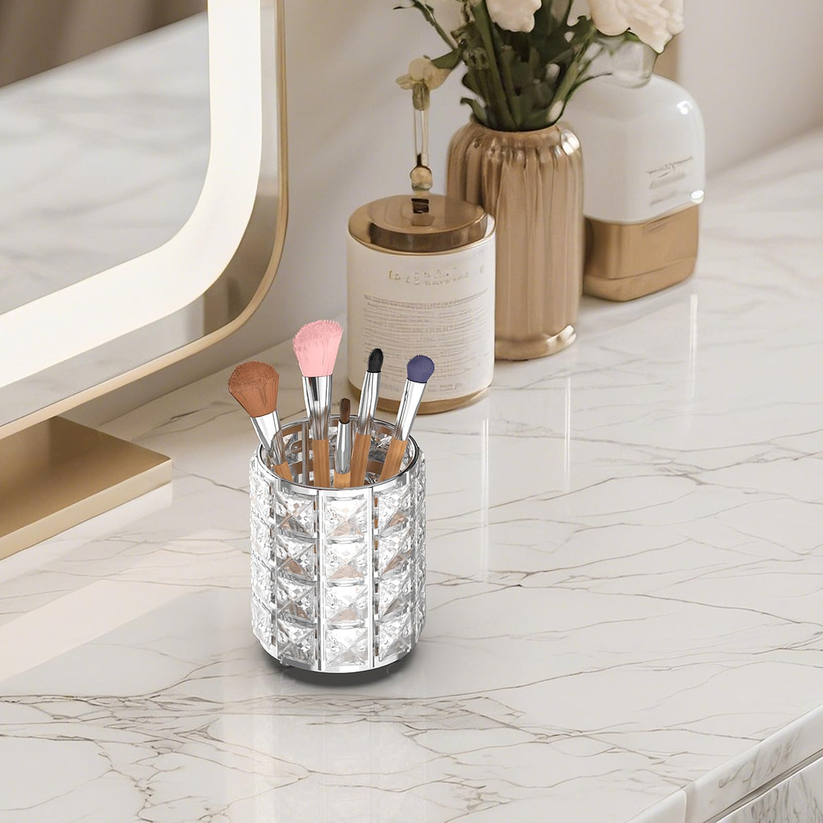 LUGUNU vanity organizer crystal adds sparkle while holding pens and pencils.