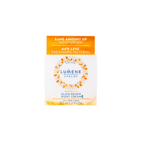 Arctic cloudberry formula with hyaluronic acid brightens and moisturizes overnight