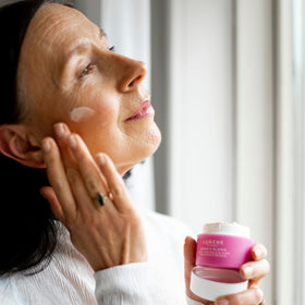 Lumene Nordic Bloom Lumo lingonberry ingredient closeup emphasizing elasticity support