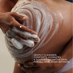 Luna Daily Intimate Wash calming fragrance for a refreshing shower experience
