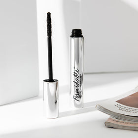 Lune+Aster Formidable Lengthening Mascara on eye showing defined, separated lashes all-day.