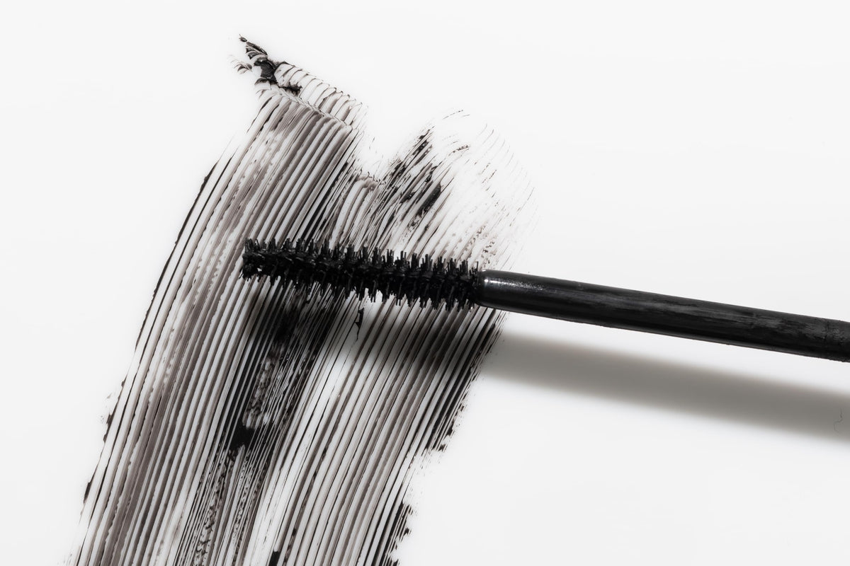 Lune+Aster Formidable Lengthening Mascara close-up showing short bristles for definition.