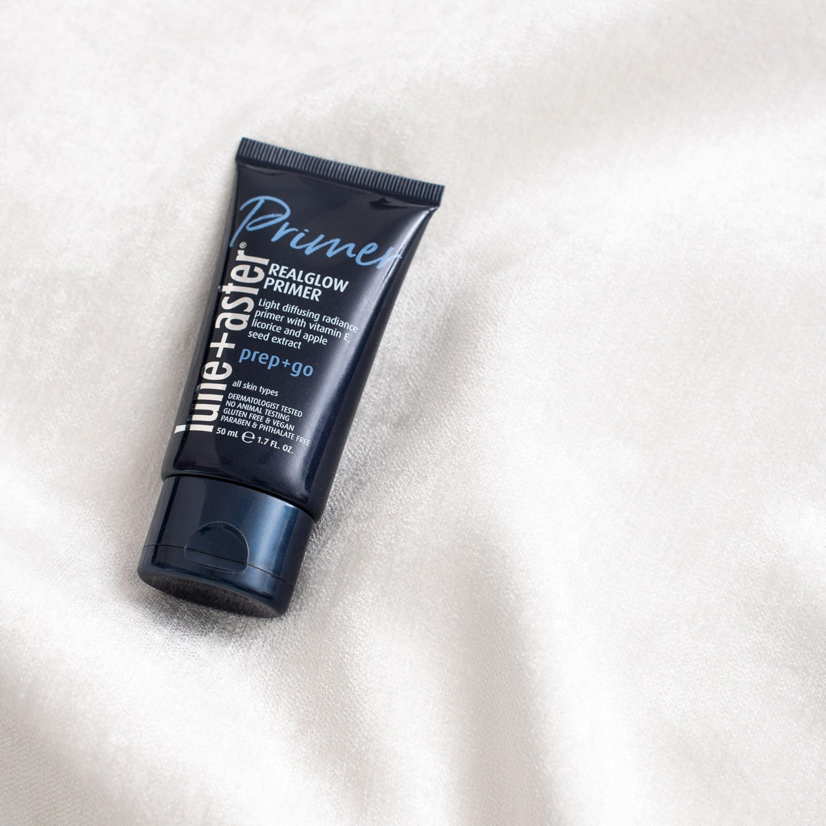 Lune+Aster RealGlow Primer texture detail with light-diffusing finish