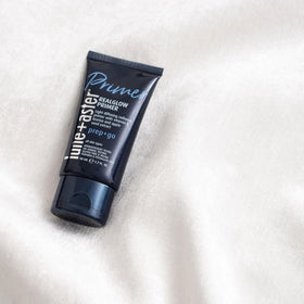 Lune+Aster RealGlow Primer texture detail with light-diffusing finish